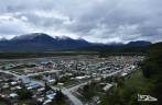A cidade de Villa O'Higgins, última cidade da Carretera Austral, vista do alto do parque Cerro Santiago (sul do Chile)